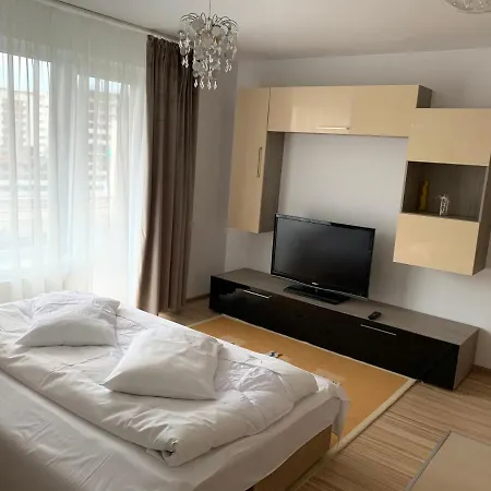 Апартаменти Coresi Avantagrden 35 *
